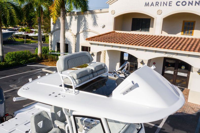 Thumbnail 10 for New 2020 Sportsman Masters 267 Bay Boat boat for sale in Stuart, FL