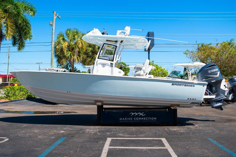Thumbnail 4 for New 2020 Sportsman Masters 267 Bay Boat boat for sale in Stuart, FL
