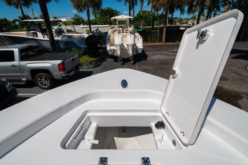 Thumbnail 46 for New 2020 Sportsman Masters 267 Bay Boat boat for sale in Stuart, FL