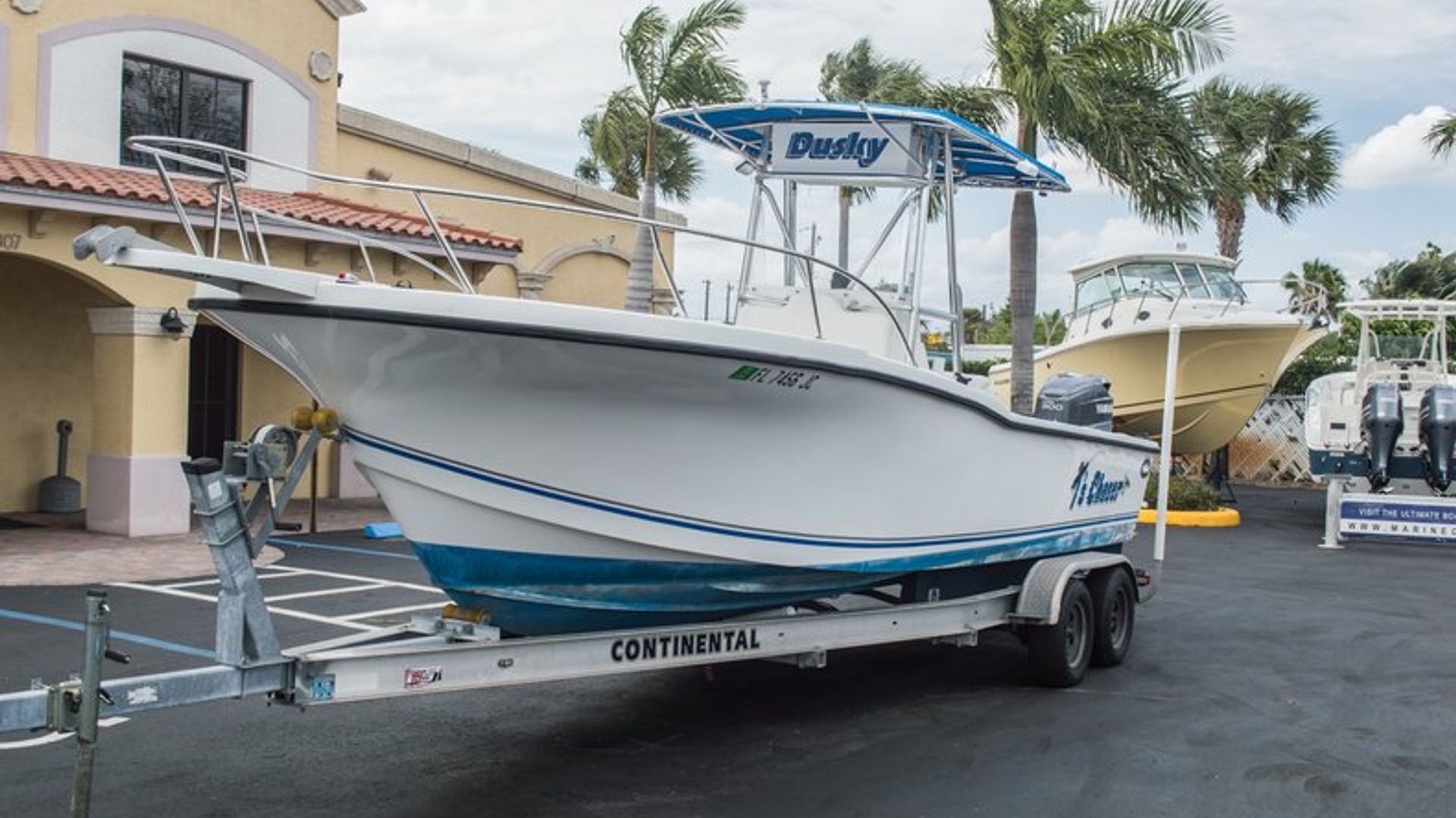 Used 1995 Dusky Marine 256 FC #5286 image 2