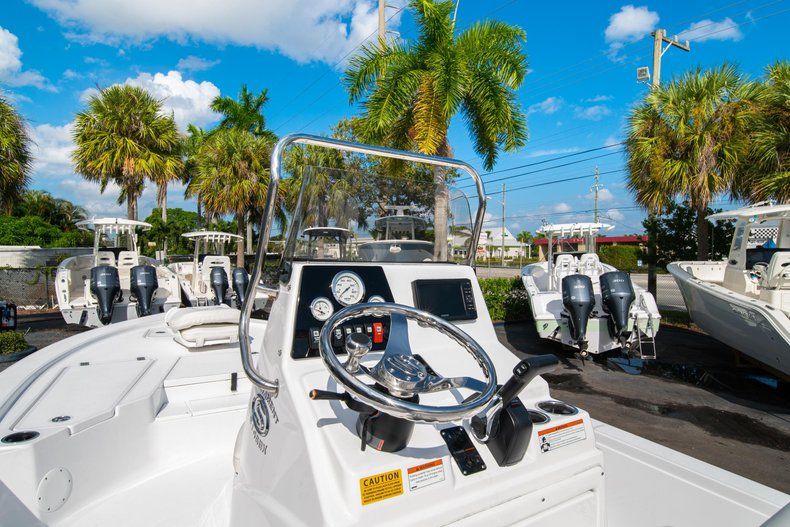 Thumbnail 17 for New 2020 Sportsman Tournament 214 SBX Bay Boat boat for sale in West Palm Beach, FL