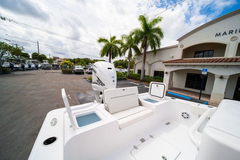 Thumbnail 10 for New 2020 Sportsman Masters 267OE Bay Boat boat for sale in West Palm Beach, FL