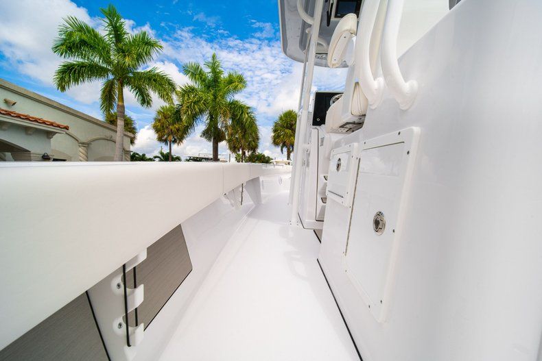 Thumbnail 21 for New 2020 Sportsman Masters 267OE Bay Boat boat for sale in West Palm Beach, FL