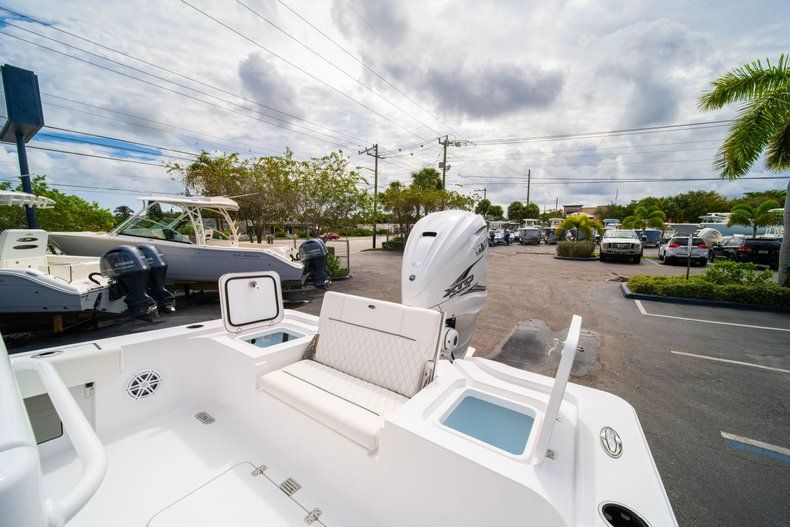 Thumbnail 14 for New 2020 Sportsman Masters 267OE Bay Boat boat for sale in West Palm Beach, FL