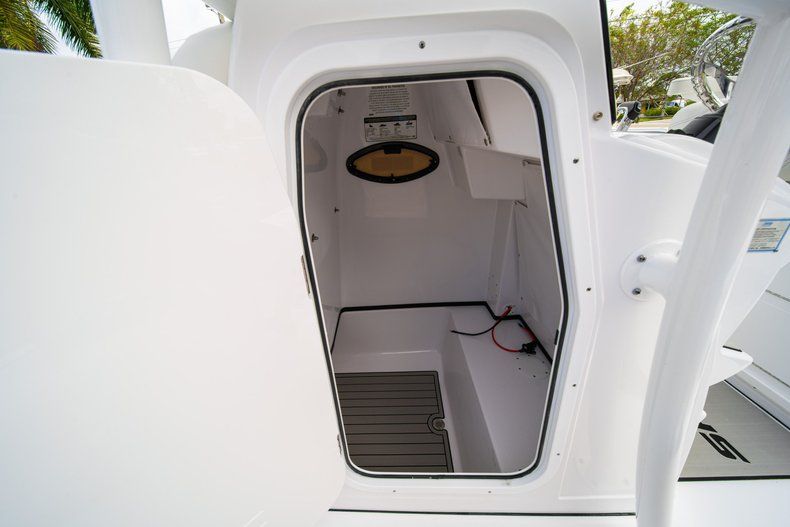 Thumbnail 34 for New 2020 Sportsman Masters 267OE Bay Boat boat for sale in West Palm Beach, FL