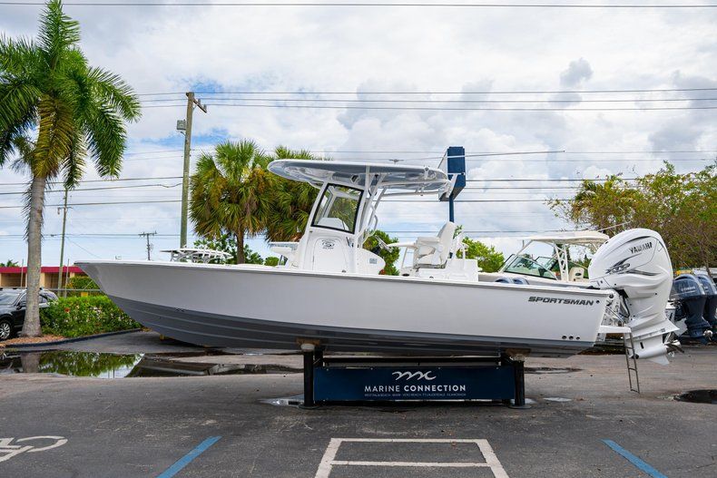 Thumbnail 4 for New 2020 Sportsman Masters 267OE Bay Boat boat for sale in West Palm Beach, FL