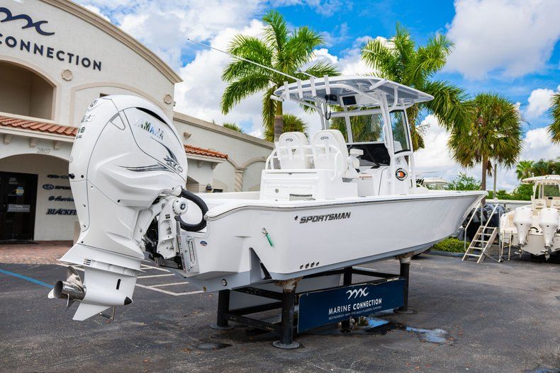 Thumbnail 7 for New 2020 Sportsman Masters 267OE Bay Boat boat for sale in West Palm Beach, FL