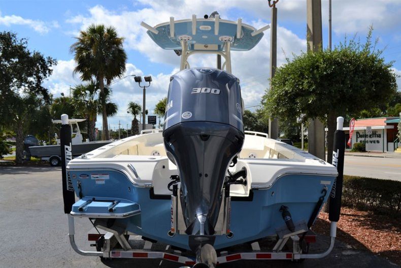 Thumbnail 4 for New 2020 Pathfinder 2600 TRS Bay Boat boat for sale in Vero Beach, FL