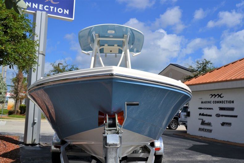 Thumbnail 2 for New 2020 Pathfinder 2600 TRS Bay Boat boat for sale in Vero Beach, FL
