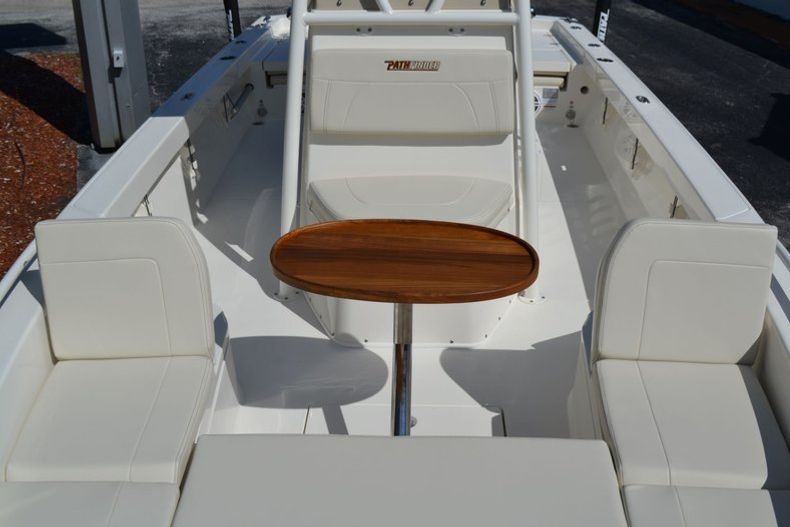 Thumbnail 17 for New 2020 Pathfinder 2600 TRS Bay Boat boat for sale in Vero Beach, FL