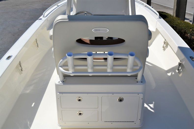 Thumbnail 10 for New 2020 Pathfinder 2600 TRS Bay Boat boat for sale in Vero Beach, FL