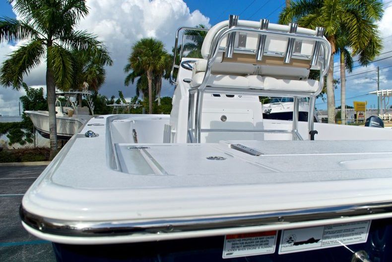 Thumbnail 14 for New 2014 Sportsman Masters 207 Bay Boat boat for sale in Miami, FL