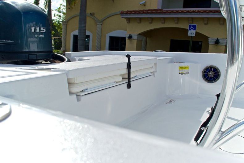 Thumbnail 16 for New 2014 Sportsman Masters 207 Bay Boat boat for sale in Miami, FL