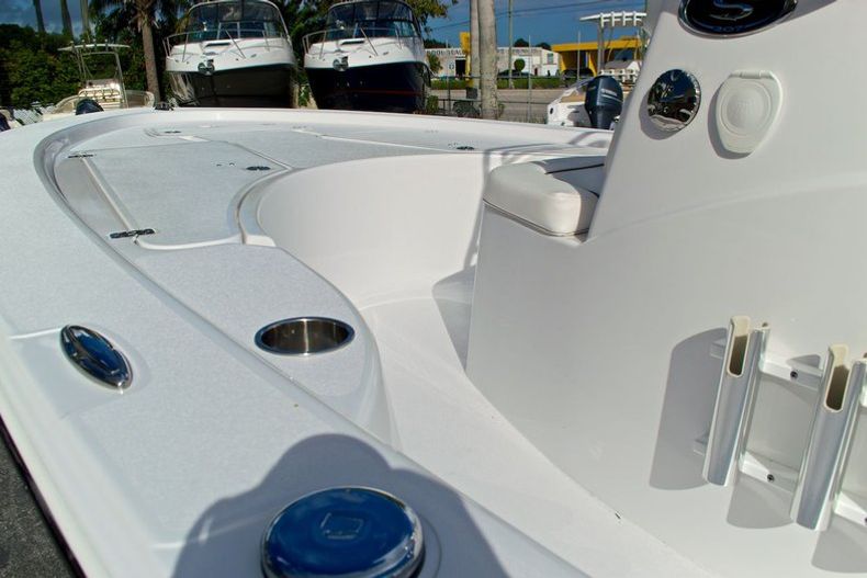 Thumbnail 20 for New 2014 Sportsman Masters 207 Bay Boat boat for sale in Miami, FL