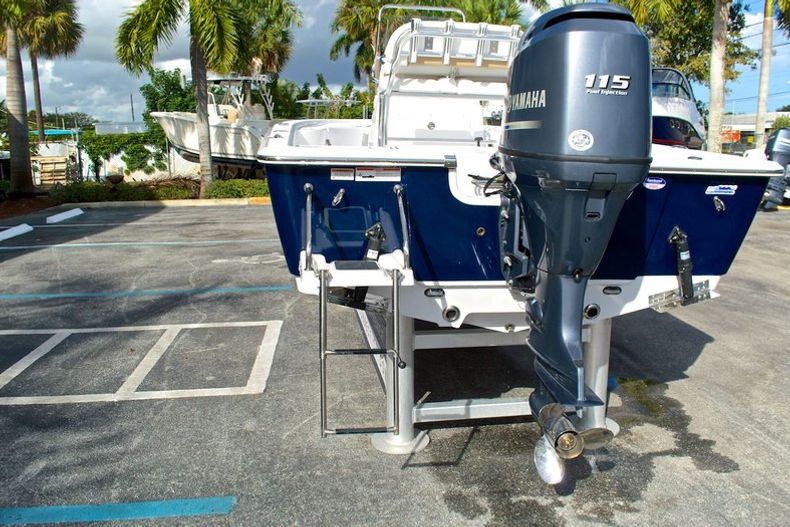 Thumbnail 23 for New 2014 Sportsman Masters 207 Bay Boat boat for sale in Miami, FL