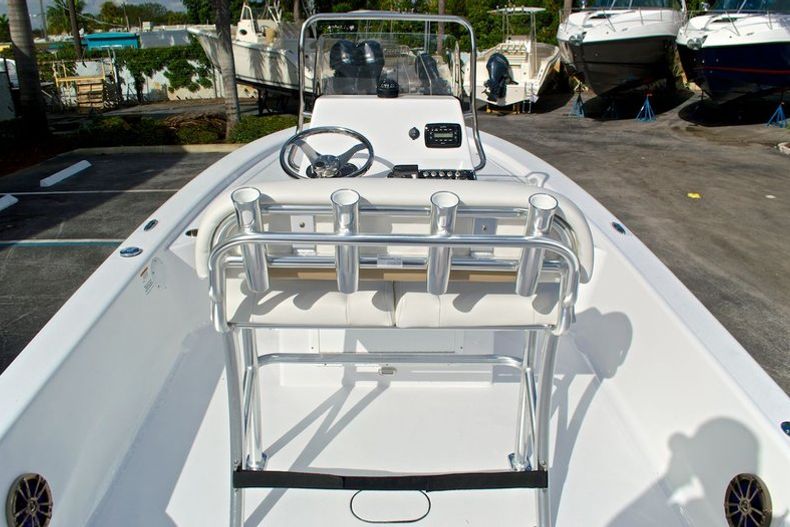 Thumbnail 26 for New 2014 Sportsman Masters 207 Bay Boat boat for sale in Miami, FL