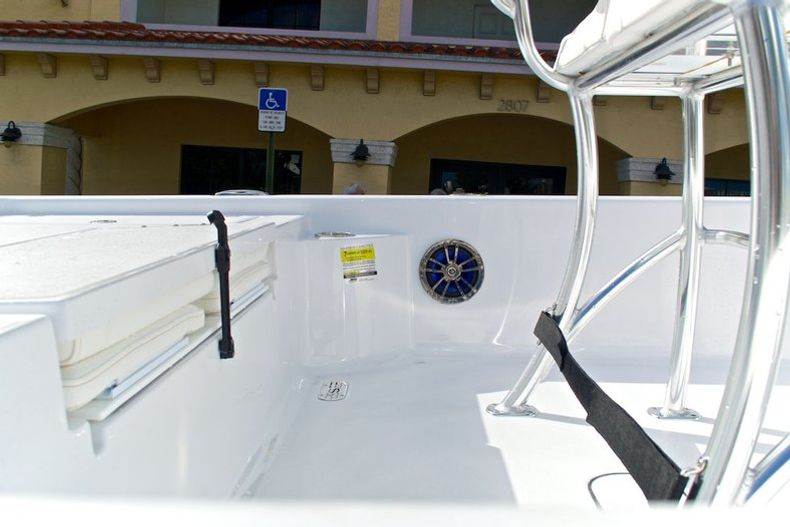 Thumbnail 28 for New 2014 Sportsman Masters 207 Bay Boat boat for sale in Miami, FL