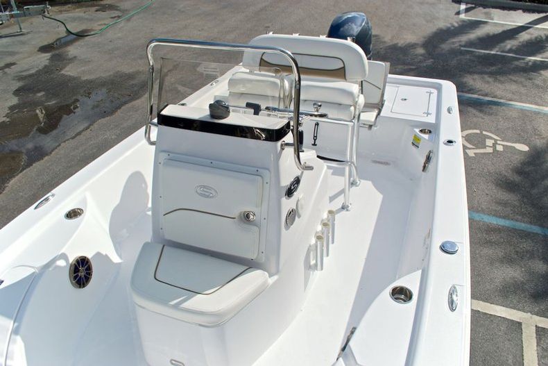 Thumbnail 64 for New 2014 Sportsman Masters 207 Bay Boat boat for sale in Miami, FL