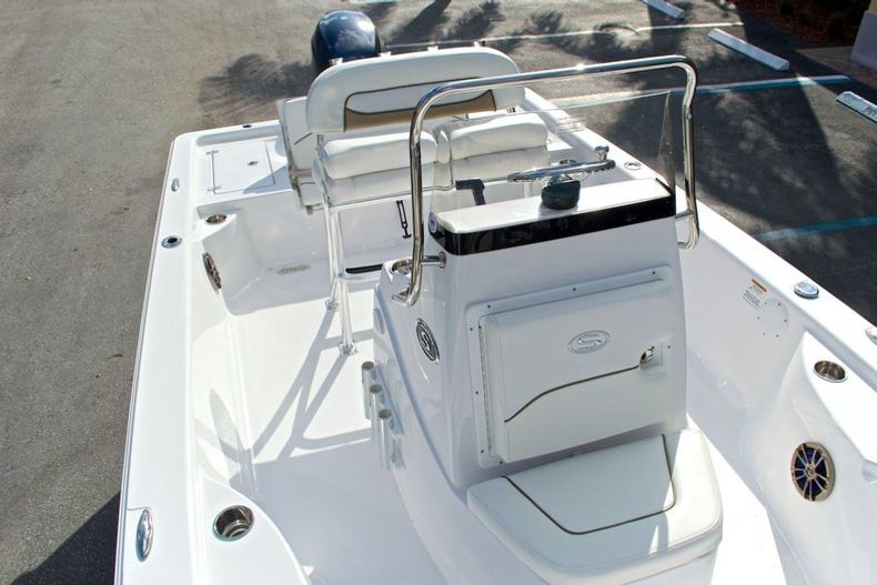 Thumbnail 66 for New 2014 Sportsman Masters 207 Bay Boat boat for sale in Miami, FL