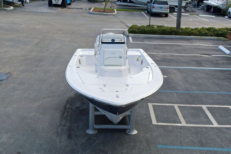 Thumbnail 78 for New 2014 Sportsman Masters 207 Bay Boat boat for sale in Miami, FL