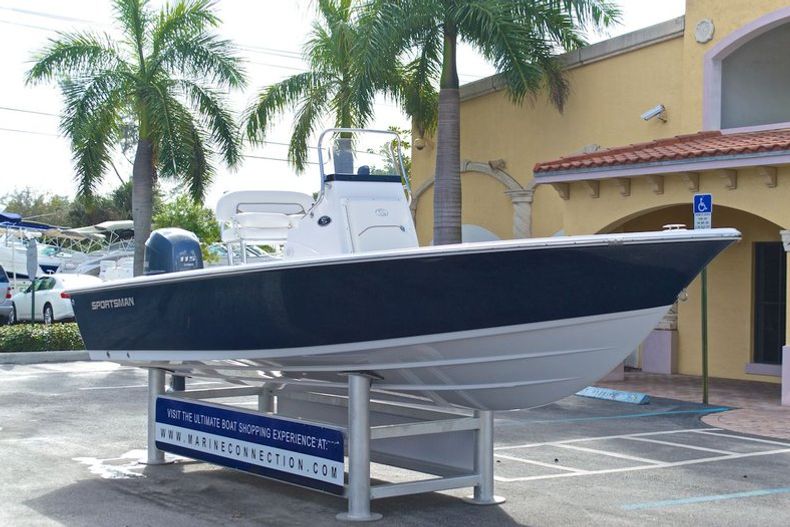 Thumbnail 1 for New 2014 Sportsman Masters 207 Bay Boat boat for sale in Miami, FL