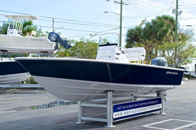 Thumbnail 3 for New 2014 Sportsman Masters 207 Bay Boat boat for sale in Miami, FL