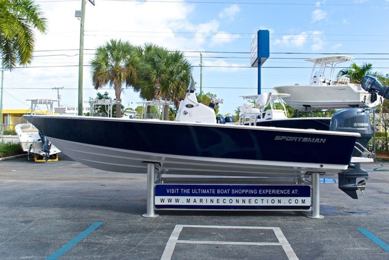 Thumbnail 4 for New 2014 Sportsman Masters 207 Bay Boat boat for sale in Miami, FL