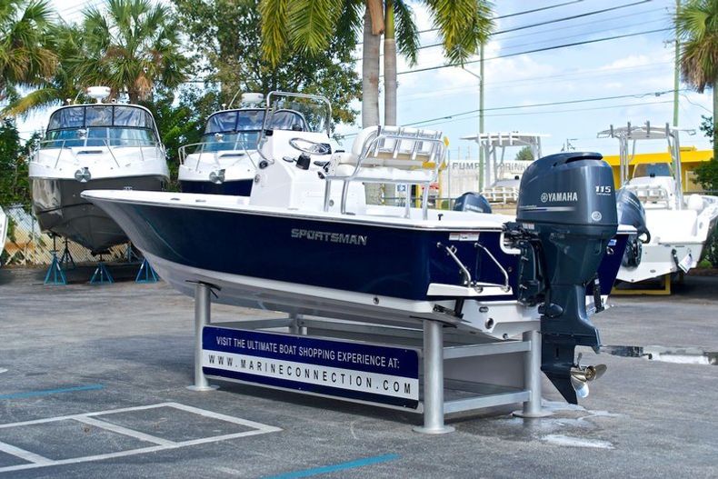 Thumbnail 5 for New 2014 Sportsman Masters 207 Bay Boat boat for sale in Miami, FL