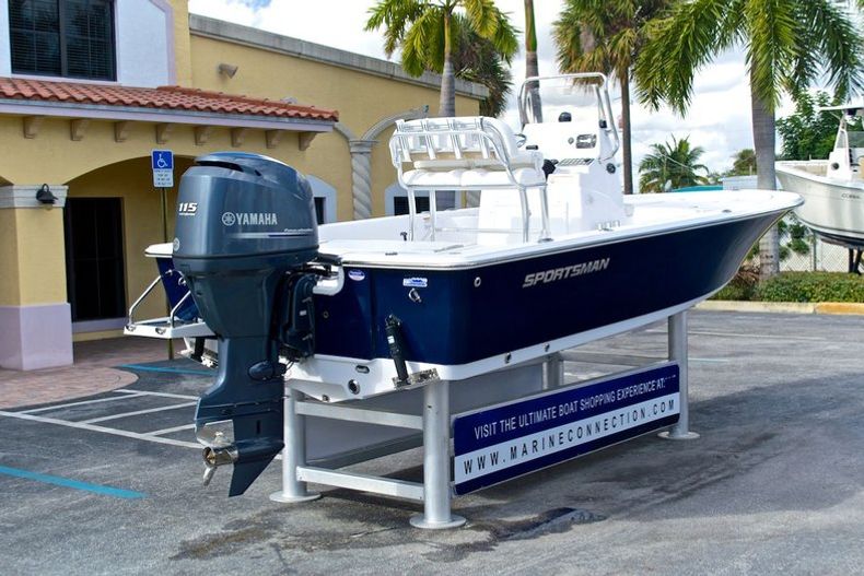 Thumbnail 7 for New 2014 Sportsman Masters 207 Bay Boat boat for sale in Miami, FL