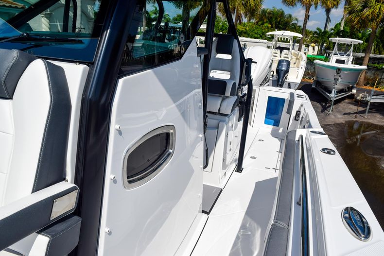 Thumbnail 80 for New 2020 Blackfin 332CC Center Console boat for sale in Fort Lauderdale, FL