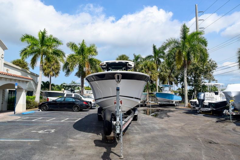 Thumbnail 8 for New 2020 Blackfin 332CC Center Console boat for sale in Fort Lauderdale, FL