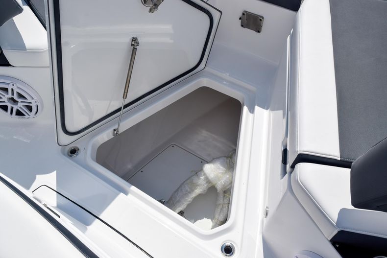 Thumbnail 77 for New 2020 Blackfin 332CC Center Console boat for sale in Fort Lauderdale, FL