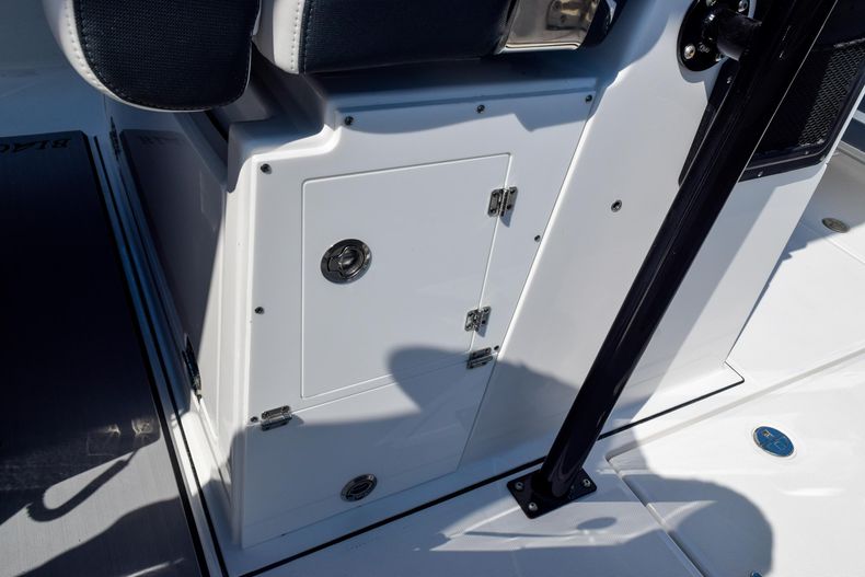 Thumbnail 59 for New 2020 Blackfin 332CC Center Console boat for sale in Fort Lauderdale, FL