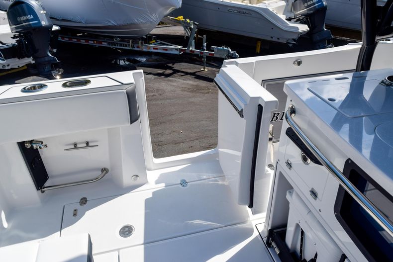 Thumbnail 40 for New 2020 Blackfin 332CC Center Console boat for sale in Fort Lauderdale, FL