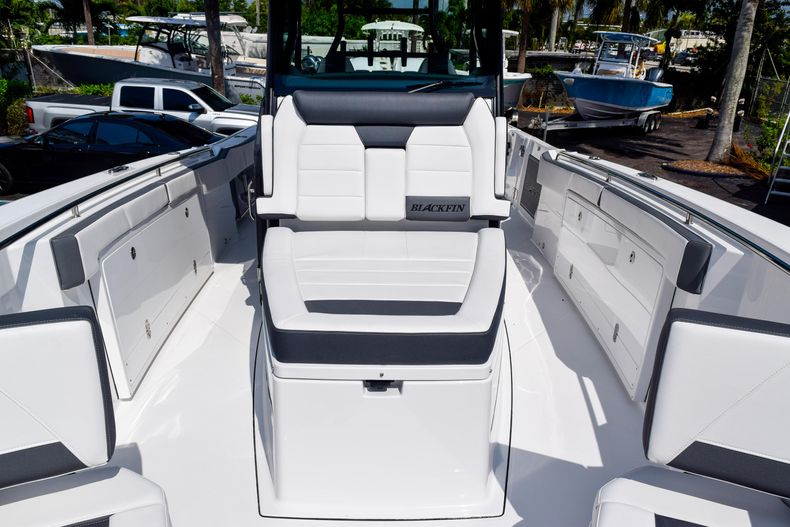 Thumbnail 78 for New 2020 Blackfin 332CC Center Console boat for sale in Fort Lauderdale, FL