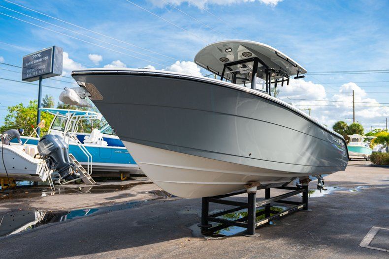 Thumbnail 3 for New 2020 Cobia 262 CC Center Console boat for sale in Vero Beach, FL