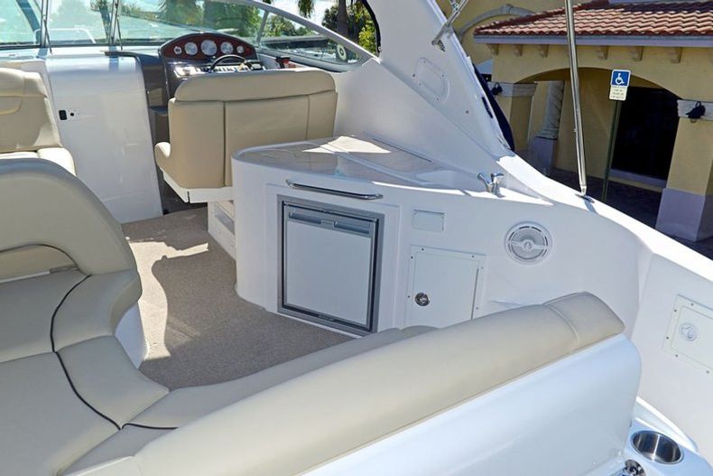 Thumbnail 54 for New 2014 Rinker 290 EC Express Cruiser boat for sale in West Palm Beach, FL
