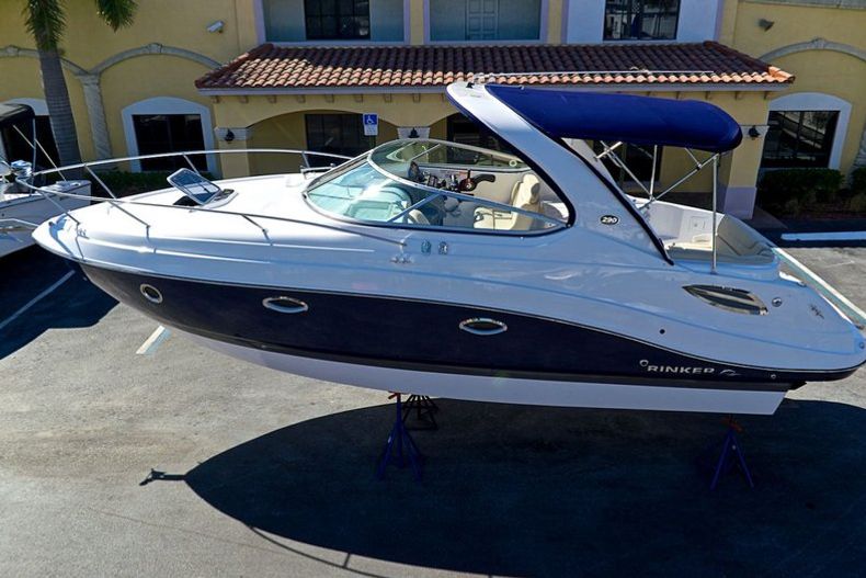 Thumbnail 154 for New 2014 Rinker 290 EC Express Cruiser boat for sale in West Palm Beach, FL