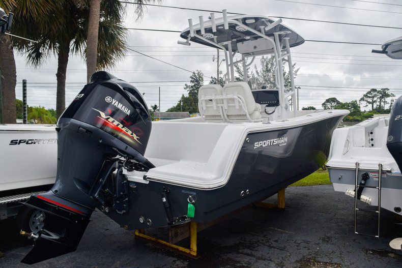 Thumbnail 3 for New 2020 Sportsman Open 232 Center Console boat for sale in Miami, FL