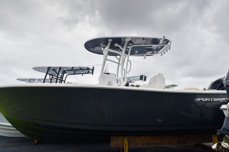 New 2020 Sportsman Open 232 Center Console Boat For Sale In Miami Fl F188 New Used Boat Dealer Marine Connection