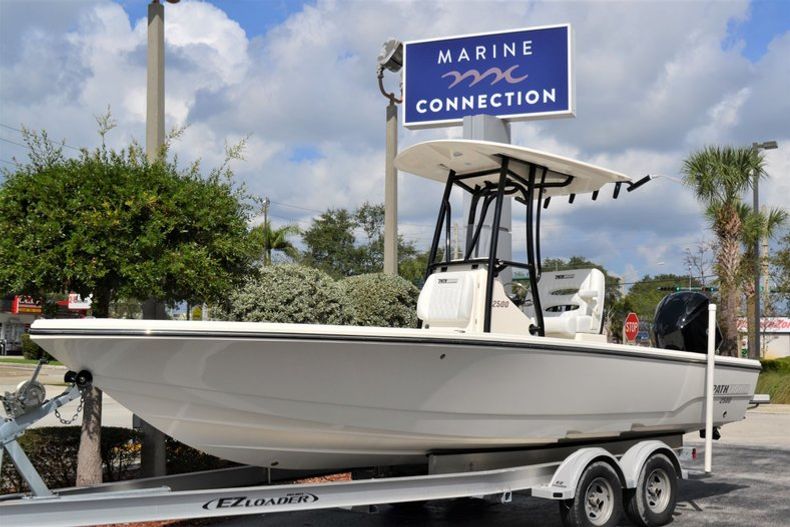 Thumbnail 1 for New 2020 Pathfinder 2500 Hybrid Bay Boat boat for sale in Fort Lauderdale, FL