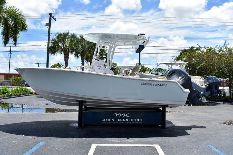 Thumbnail 4 for New 2019 Sportsman Heritage 211 Center Console boat for sale in Vero Beach, FL