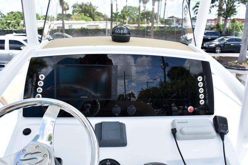 Thumbnail 21 for New 2019 Sportsman Heritage 211 Center Console boat for sale in Vero Beach, FL