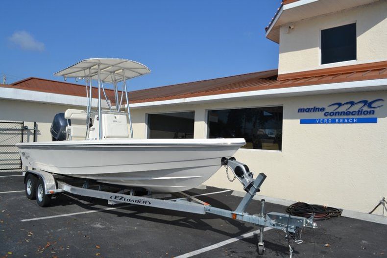 Thumbnail 1 for New 2015 Pathfinder 2200 TRS Bay Boat boat for sale in Vero Beach, FL