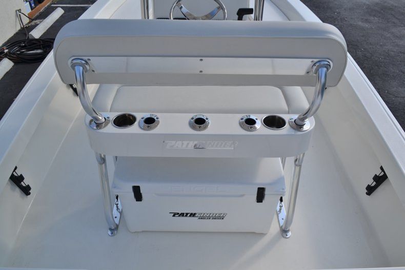 Thumbnail 11 for New 2015 Pathfinder 2200 TRS Bay Boat boat for sale in Vero Beach, FL