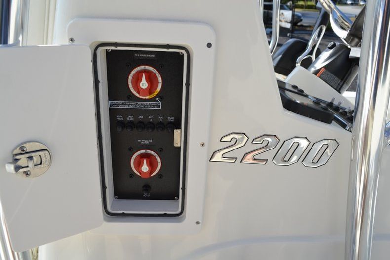 Thumbnail 20 for New 2015 Pathfinder 2200 TRS Bay Boat boat for sale in Vero Beach, FL