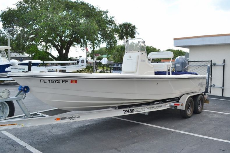 Thumbnail 3 for Used 2011 Pathfinder 2200 TRS Bay Boat boat for sale in Vero Beach, FL