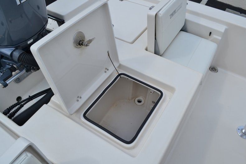 Thumbnail 21 for Used 2011 Pathfinder 2200 TRS Bay Boat boat for sale in Vero Beach, FL