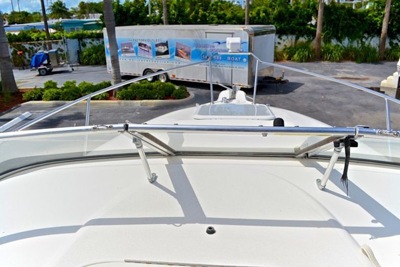 Thumbnail 37 for Used 2005 Glastron GS 249 Sport Cruiser boat for sale in West Palm Beach, FL