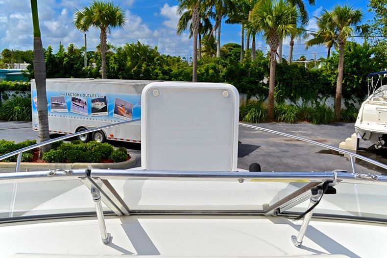 Thumbnail 38 for Used 2005 Glastron GS 249 Sport Cruiser boat for sale in West Palm Beach, FL